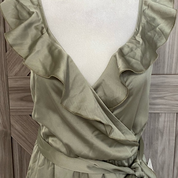 NWT show me your mumu Samantha ruffle wrap dress - Picture 5 of 10